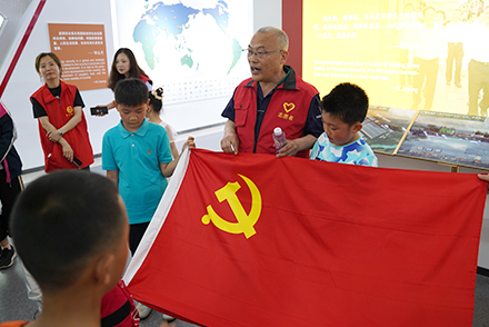 伊心向党，锻造未来