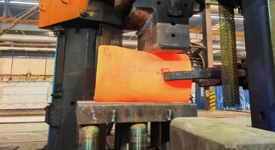 “Titanium Triumph!” Iraeta  successfully rolled out a 10-ton-class pure titanium slab!