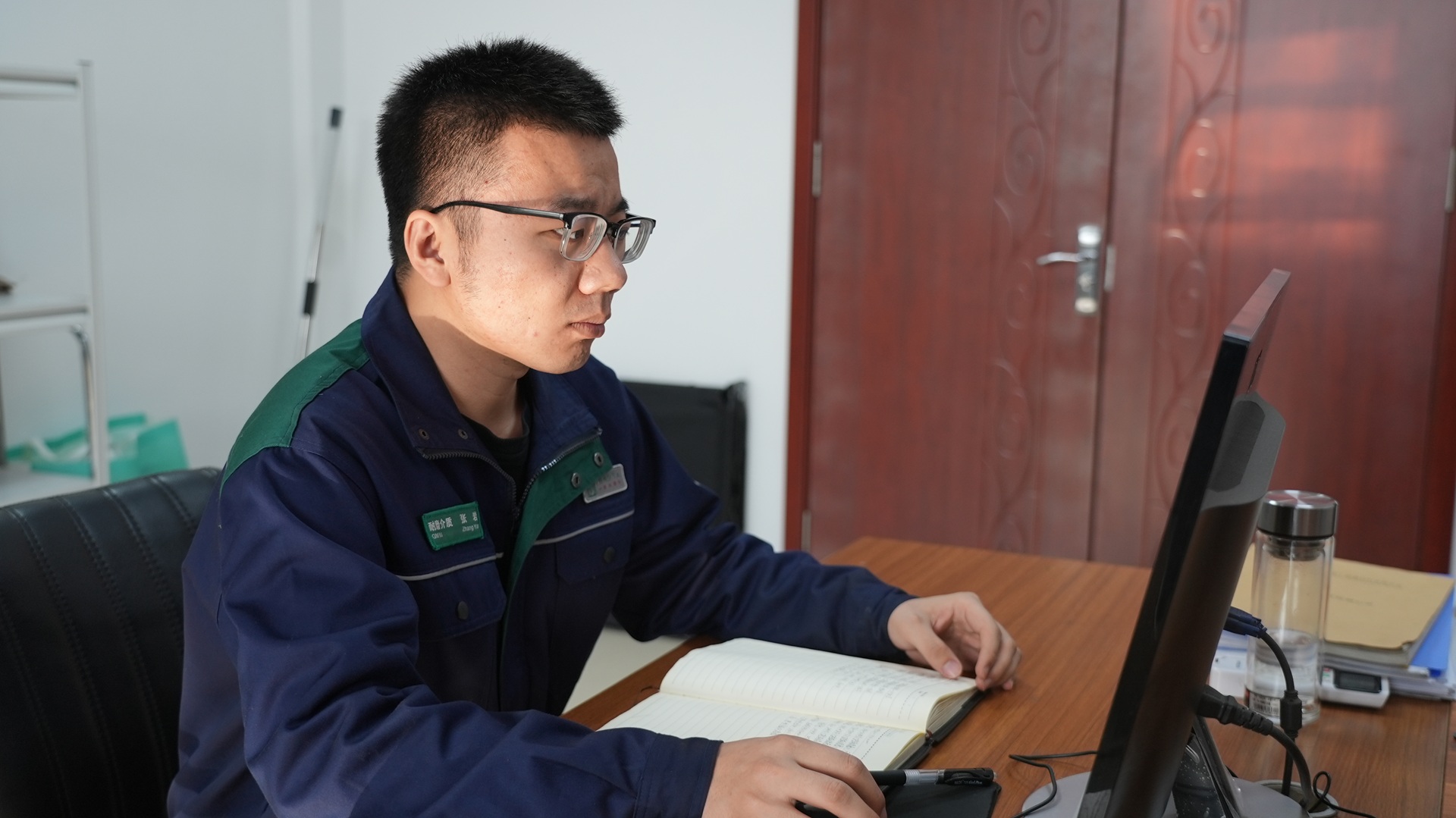 《百里挑伊》——张岩：海阔凭鱼跃，天高任鸟飞，迈出校园走向社会的意气风发怀揣梦想的技术小伙